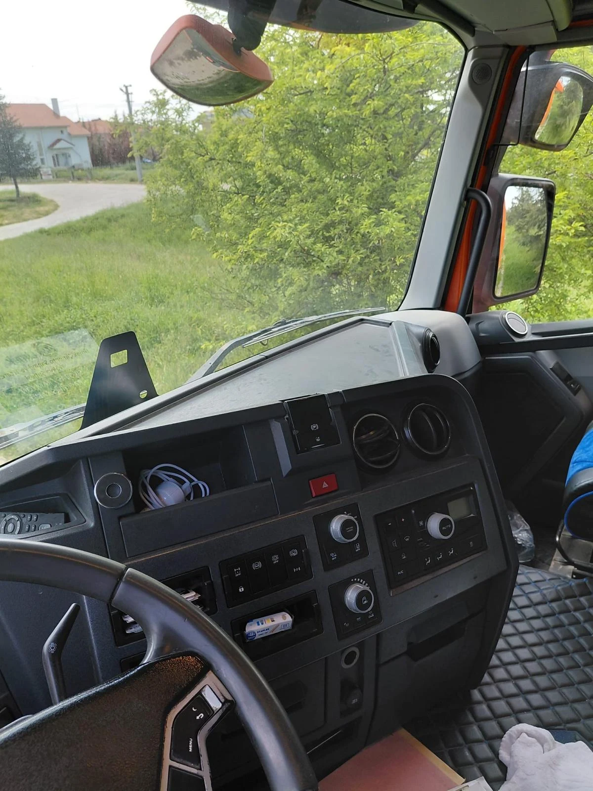 2015 MODEL  RENAULT   T 460