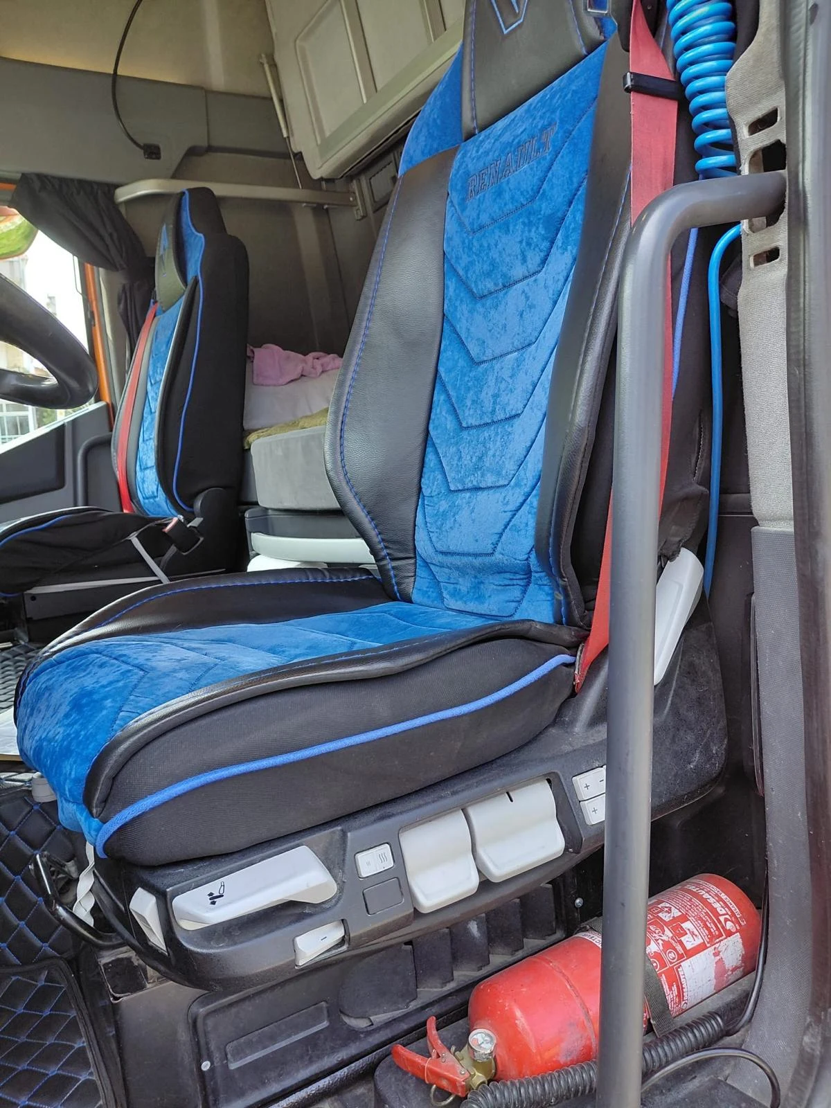 2015 MODEL  RENAULT   T 460