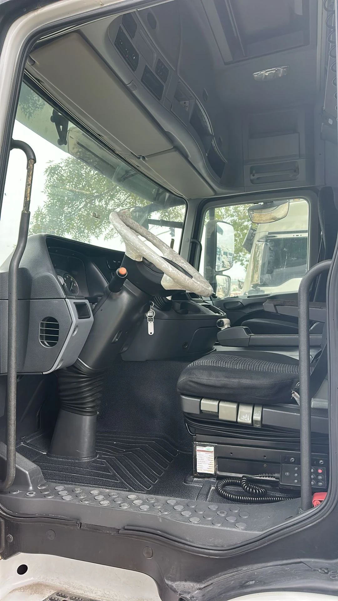 2012 MERCEDES ACTROS 1841