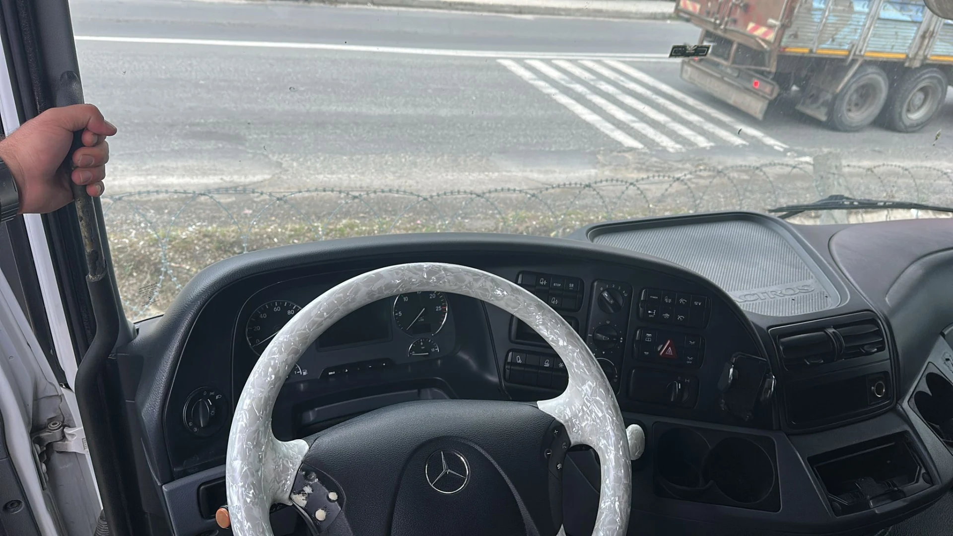 2012 MERCEDES ACTROS 1841