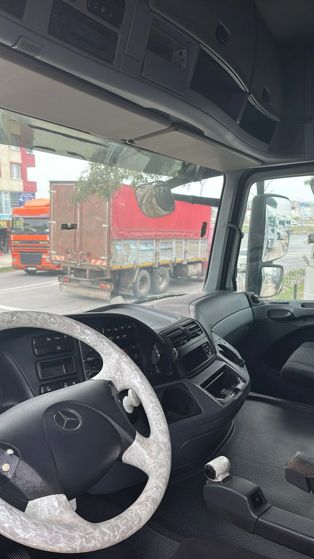 2012 MERCEDES ACTROS 1841